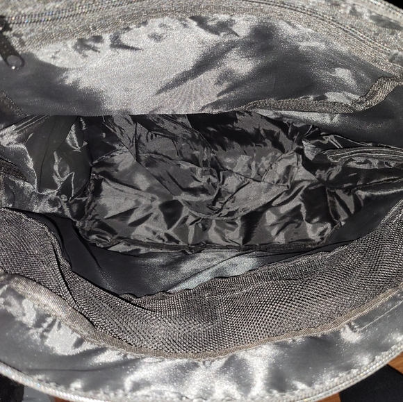 Brand new GUESS BAG - Picture 4 of 9